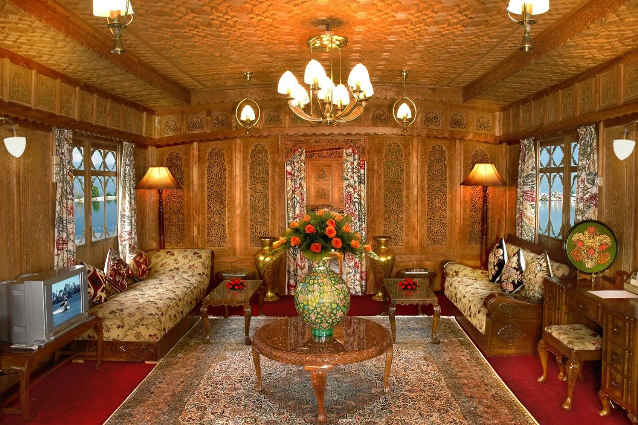 Welcomheritage Gurkha Houseboats Srīnagar Dış mekan fotoğraf