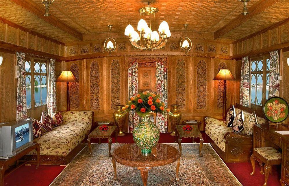 Welcomheritage Gurkha Houseboats Srīnagar Dış mekan fotoğraf